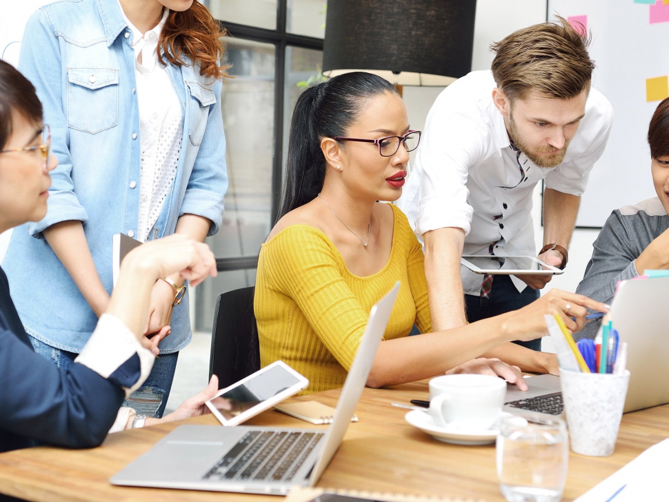 business-PG3SVDZ436yta-min